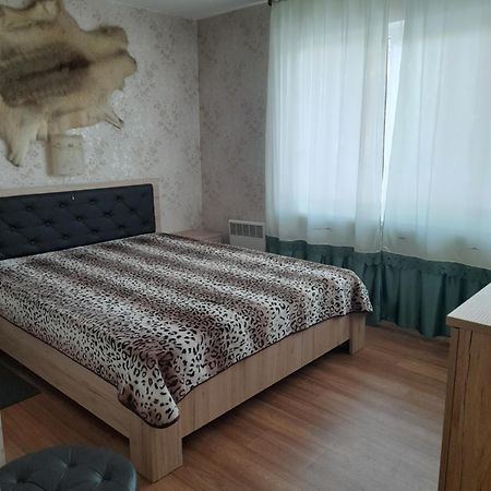 Hotel Viesu Maja "Osmany" Dvarci Exterior foto