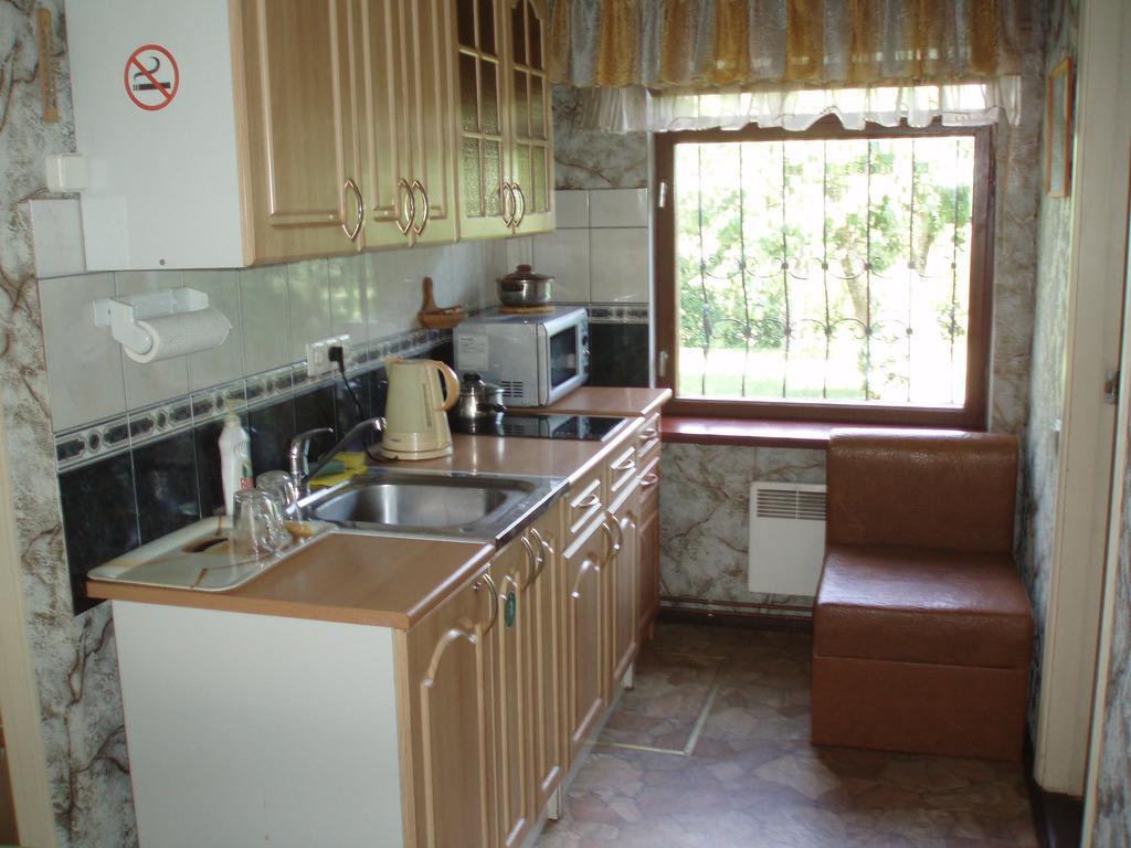 Hotel Viesu Maja "Osmany" Dvarci Habitación foto